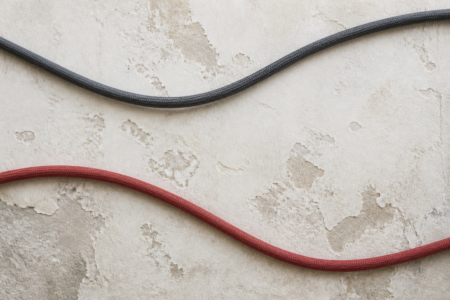 Illustrative Darstellung zum Ratgeberthema Elektroinstallation im Altbau: Bestand sicher einordnen